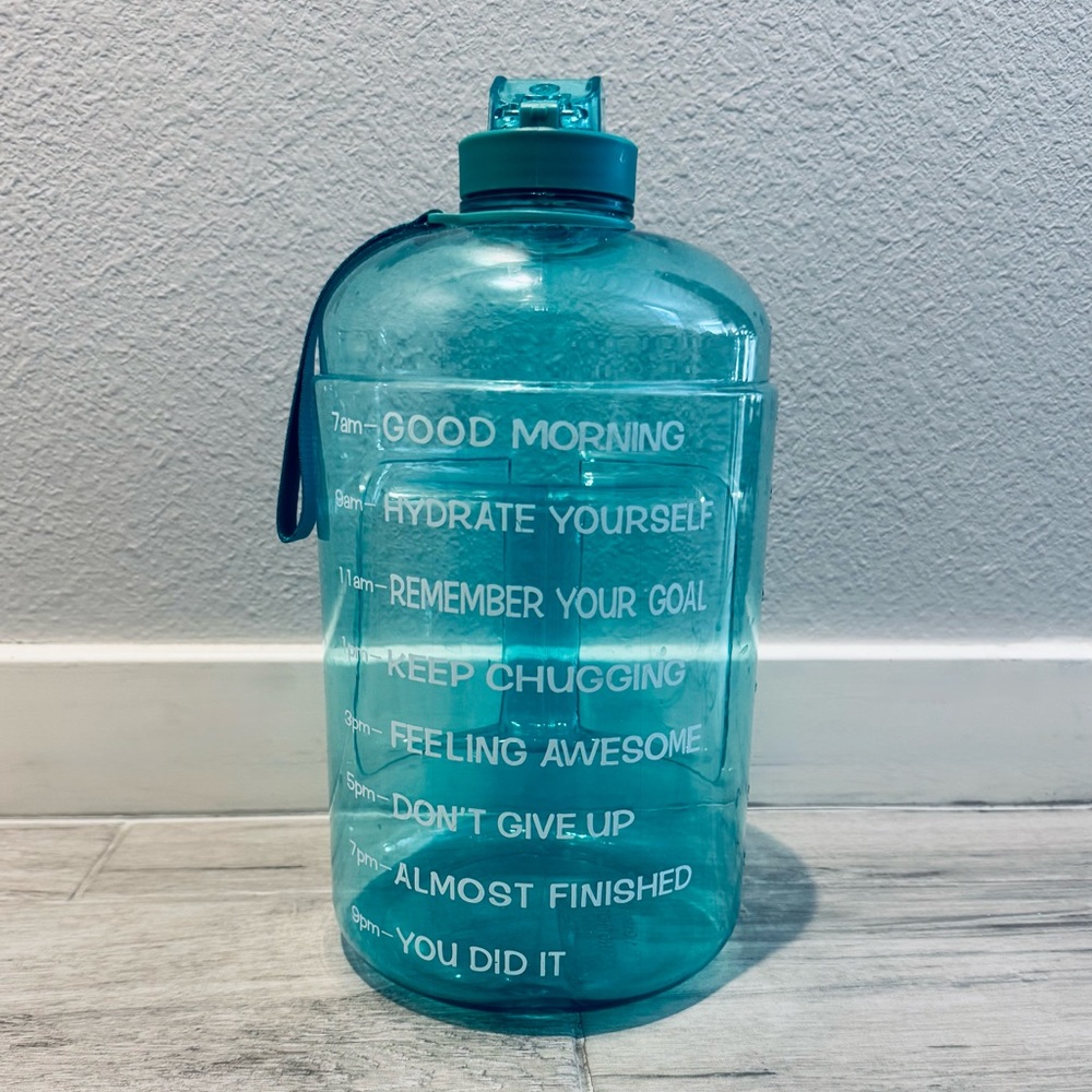 Motivational Water Jug with Time Markers